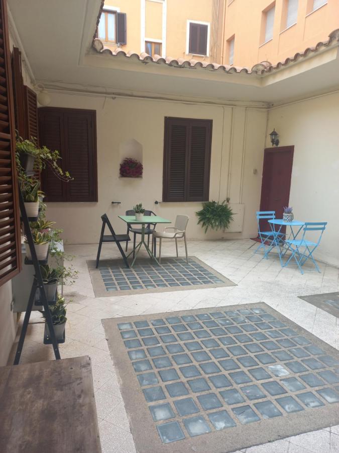 Monolocale Suite Con Terrazzino Rome Bagian luar foto